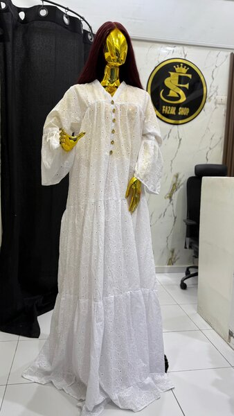 Robe blanche en dentelle bohème