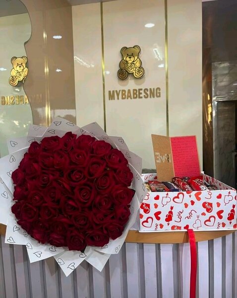 Bouquet de roses rouges artificielles MYBABESNG