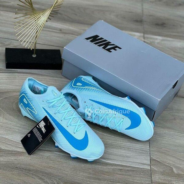 Superbes chaussures de foot