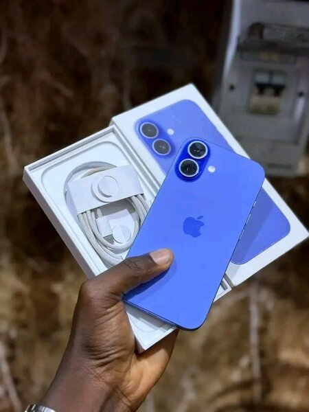 Apple iPhone 16 bleu