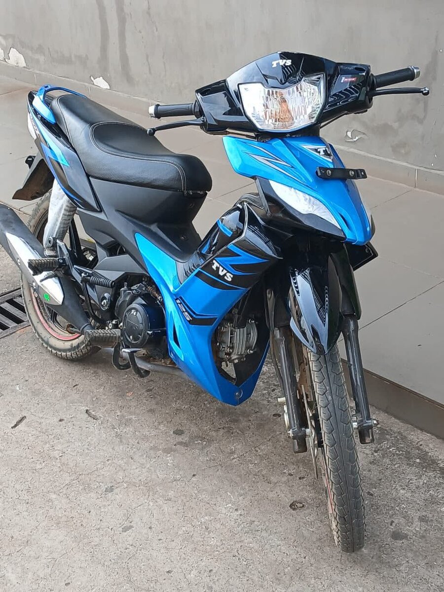 Scooter TVS bleu