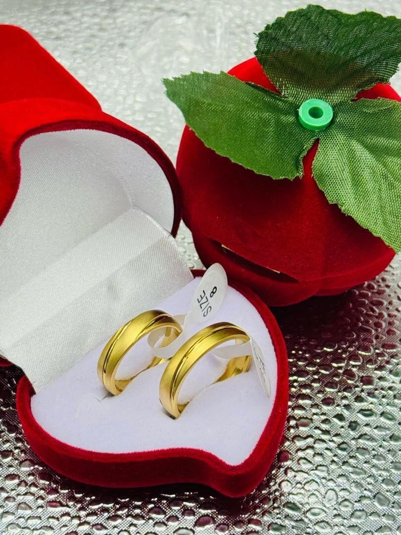 Elegant Gold Wedding Rings