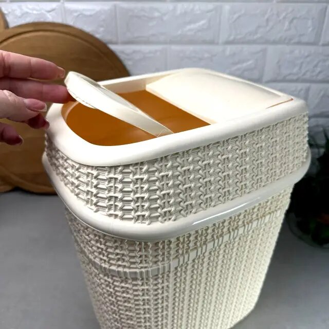 Poubelle décorative avec couvercle rotatif