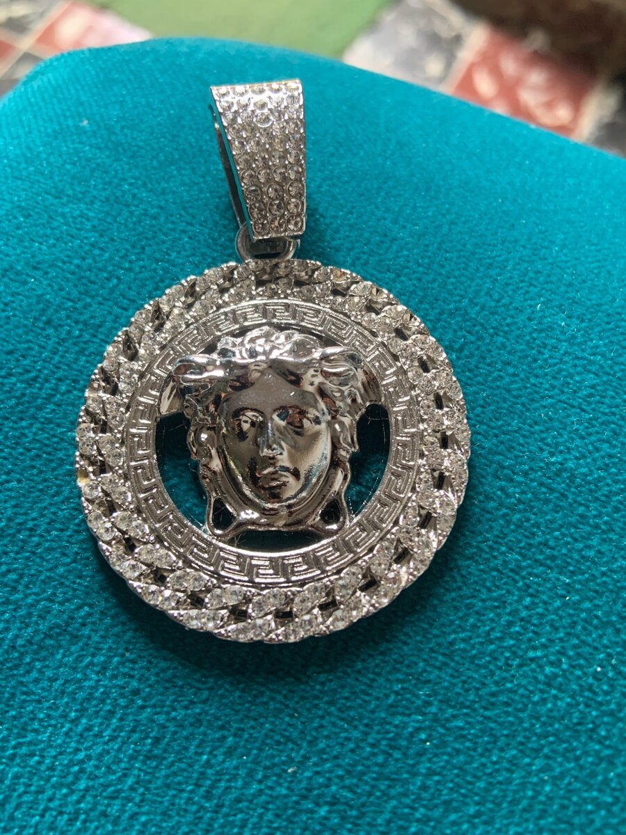 Pendentif en argent luxueux