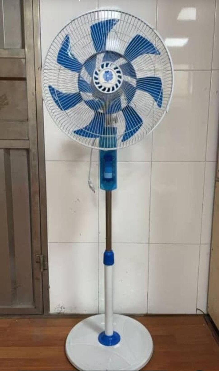 Ventilateur sur pied réglable