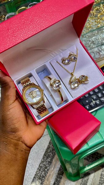 Ensemble Montre et Bijoux Luxe