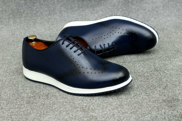 Chaussures pour hommes en cuir élégantes et de haute qualité