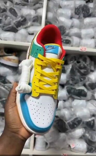 Sneakers multicolores tendance