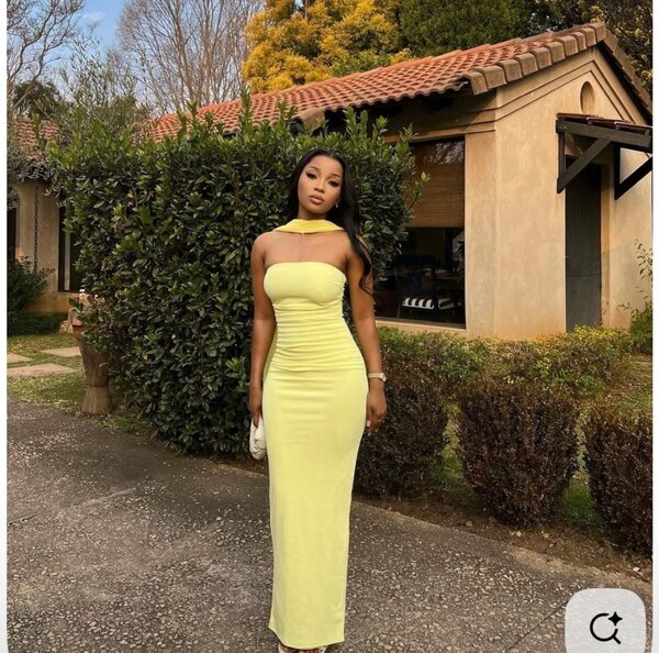 Robe jaune élégante pour femme