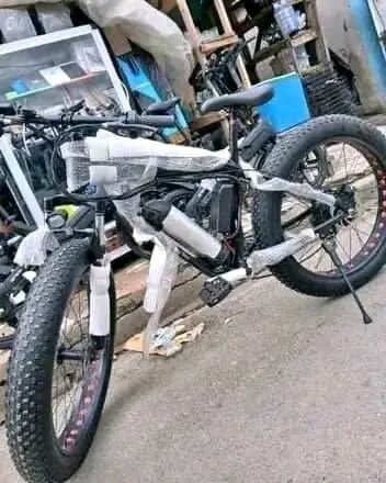 Moto classique noire