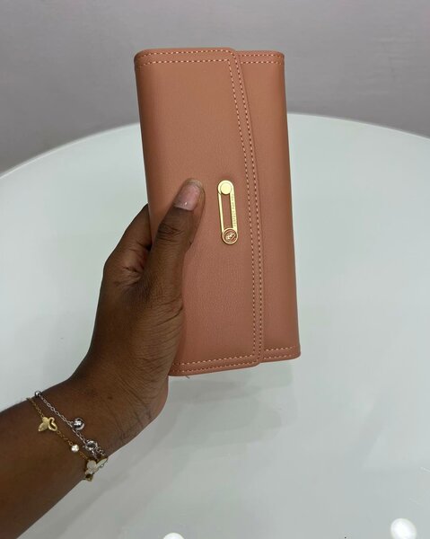 Grand portefeuille en cuir rose