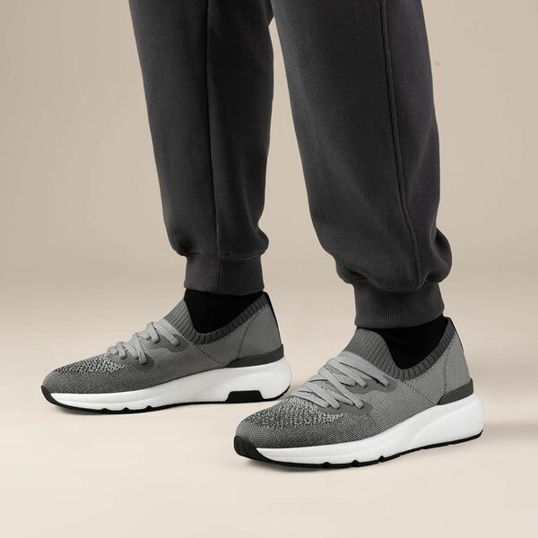 Baskets légères gris homme