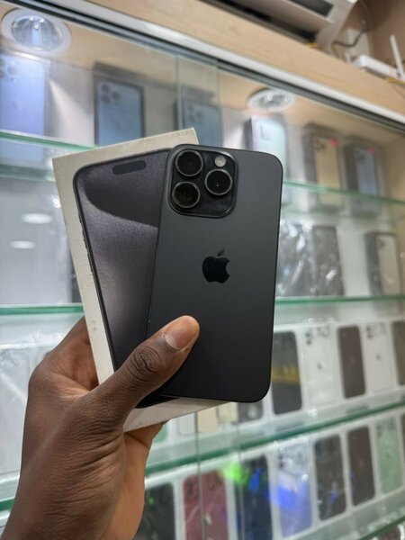 iPhone 15 Pro Max Noir