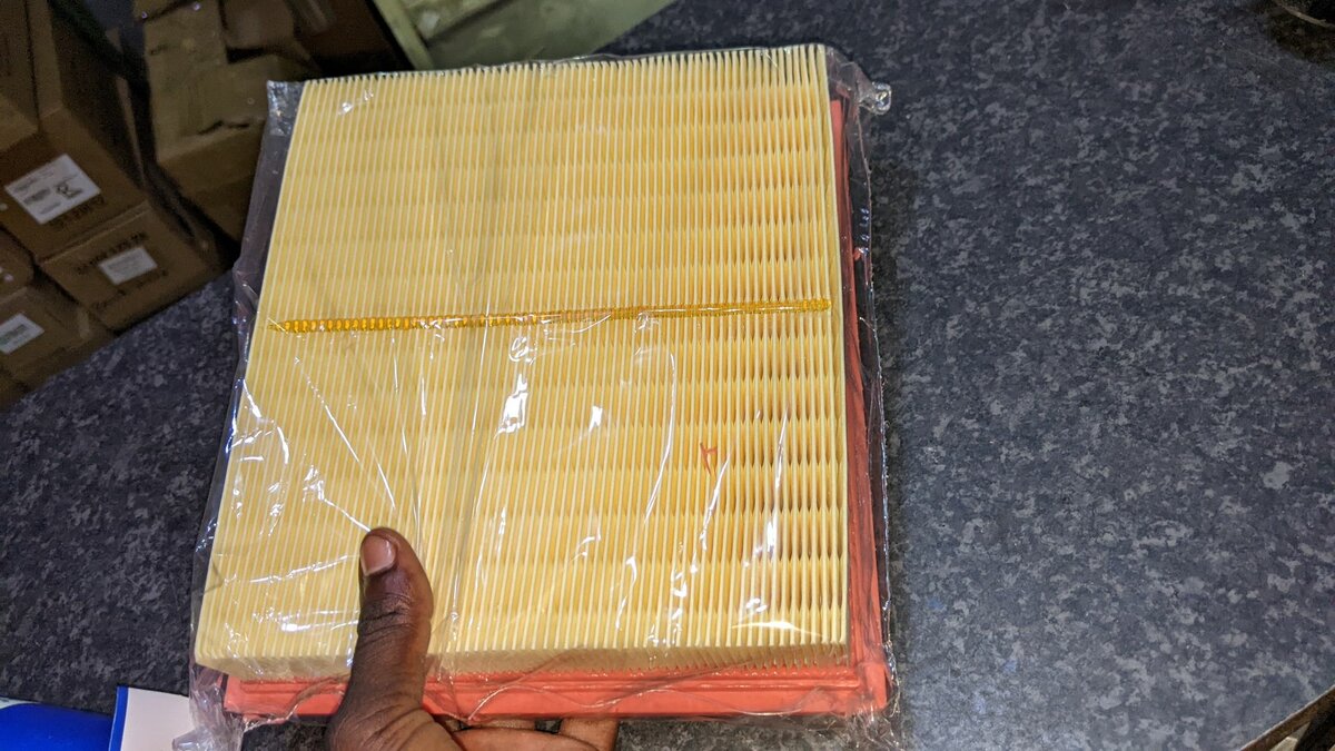 Engine Air Filter For Jeep Grand Cherokee WK2 & Dodge Durang