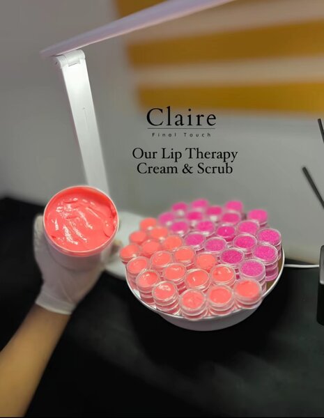 Claire Lip Therapy Scrub