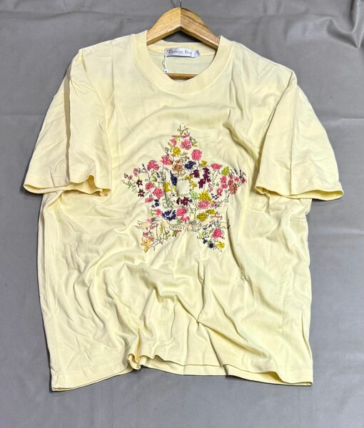 T-shirt femme jaune motif fleurs brodées