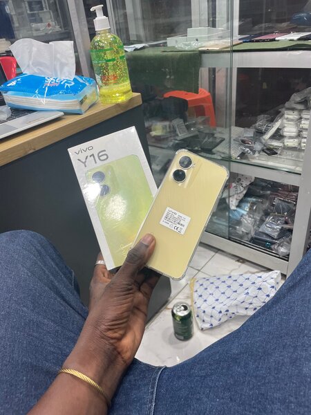 Vivo Y16
