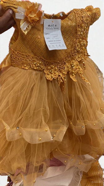 Robe de soirée enfant dorée