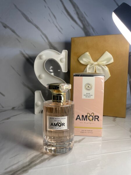 Parfum À La Rose Amor
