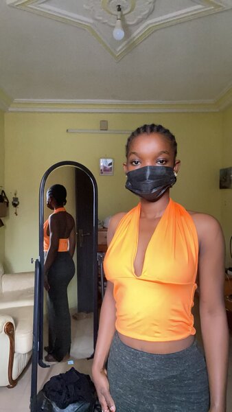 Haut court à carreaux chic