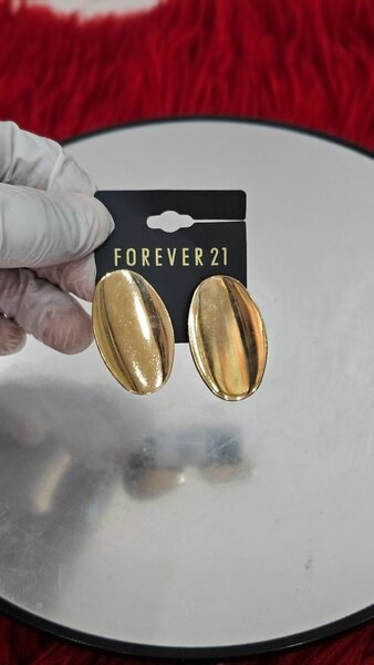 Boucles d'oreilles modernes