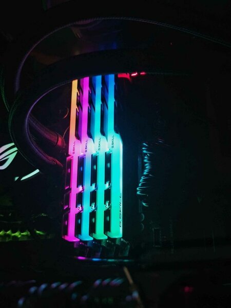 Barrettes RAM G.SKILL Trident Z RGB