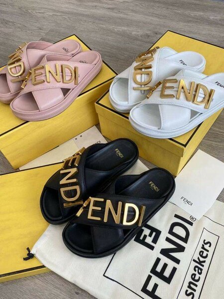 Original fendi slides