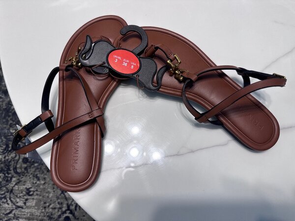 Sandales en cuir marron