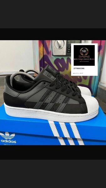 Basket adidas super  star authentique avec sa boîte
