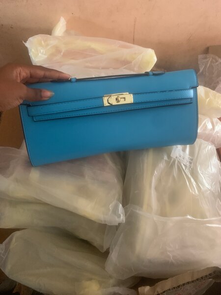 Pochette Hermès Bleue Élégante