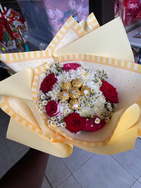 Bouquet de Roses et Chocolats
