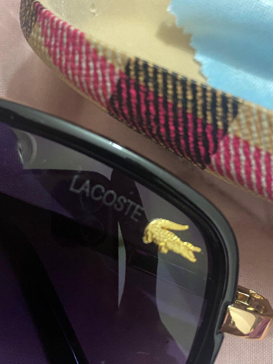 Lunette Lacoste original ( nb: 1er arrivé 1er servi )