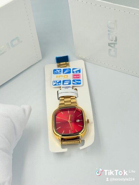 Montre Dorée Casio Vintage