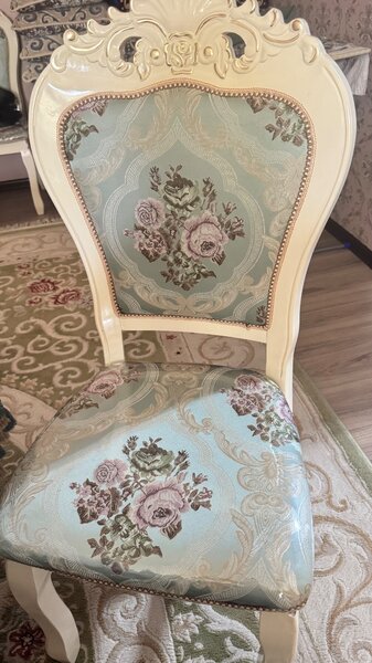 Стол,стулья