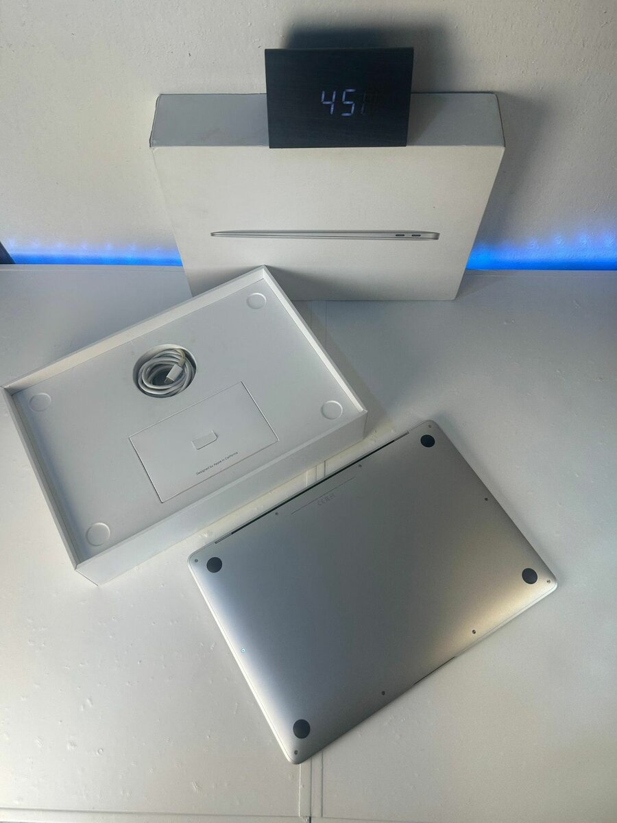 APPLE MACBOOK AIR CORE i3