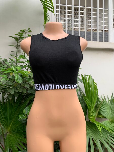 Débardeur court noir sport