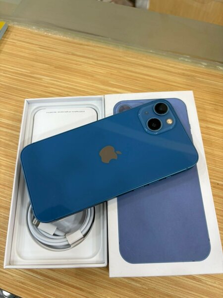 iPhone 13 128giga Quasi neuf