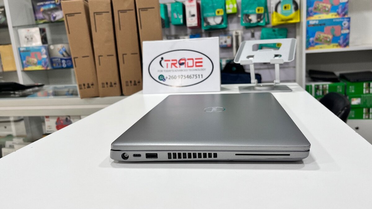 Dell Latitude 5410 (14-inch)   Intel Core i5 (10th Gen)