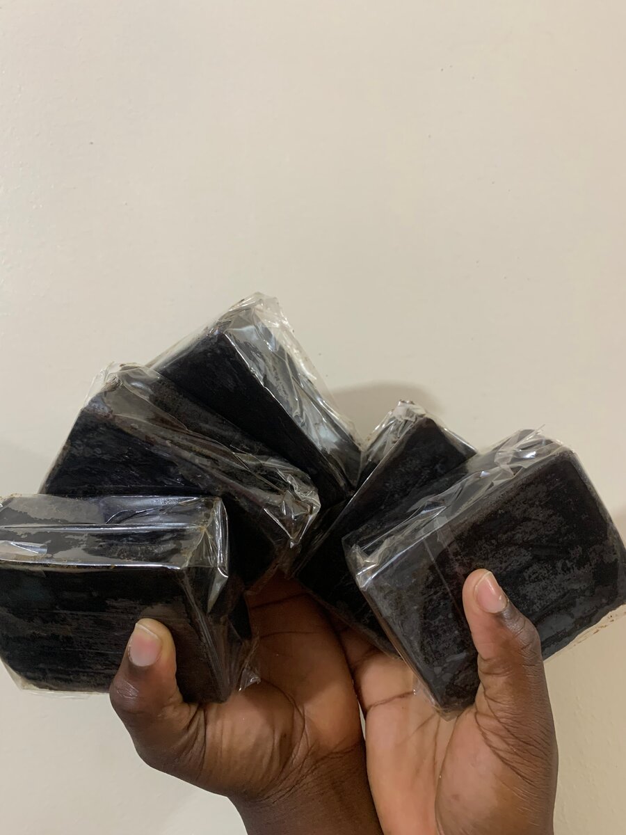 5 savons noir nettoyant +crem