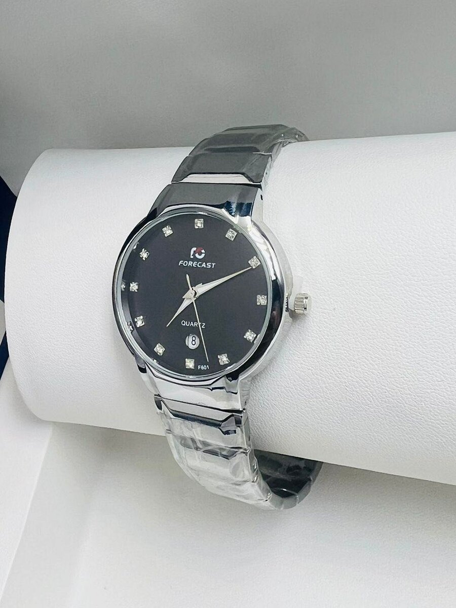 Montre élégante avec coffret