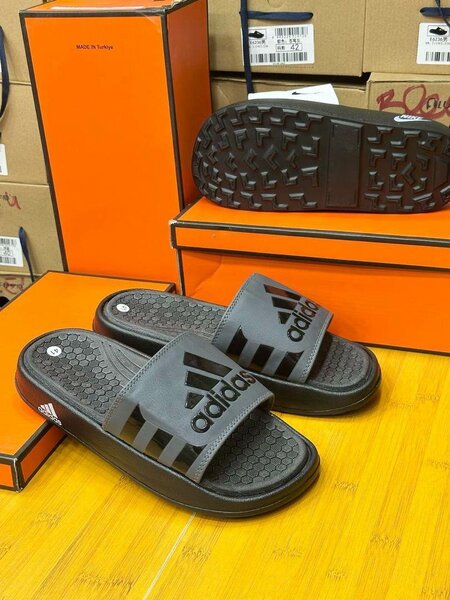 Claquettes confortables Adidas