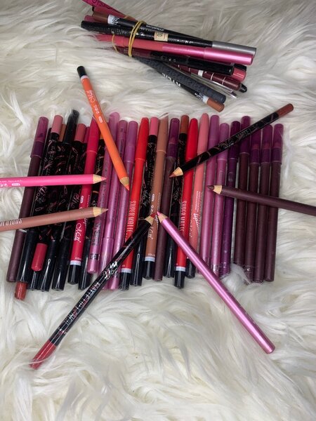 (3a 1000f)Crayon à lèvres