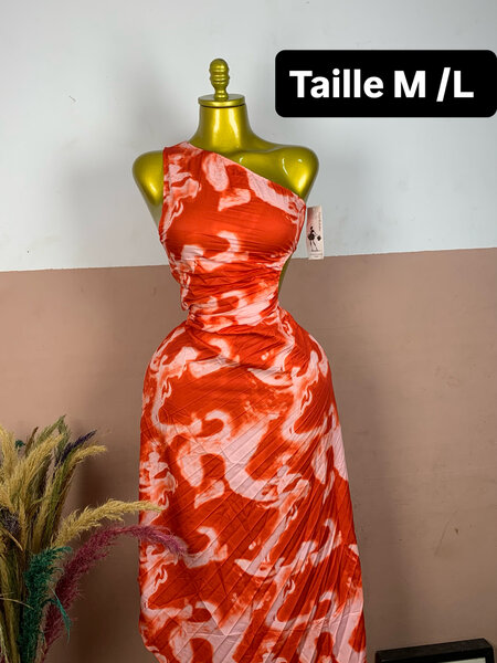 Robe asymétrique rouge vif