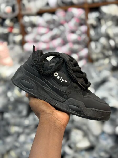 Chaussures OgiY noires pour hommes