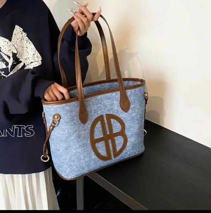 Sac fourre-tout en toile grise avec logo