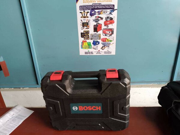 Cordless chargeable drill Bosch with 2 batteries