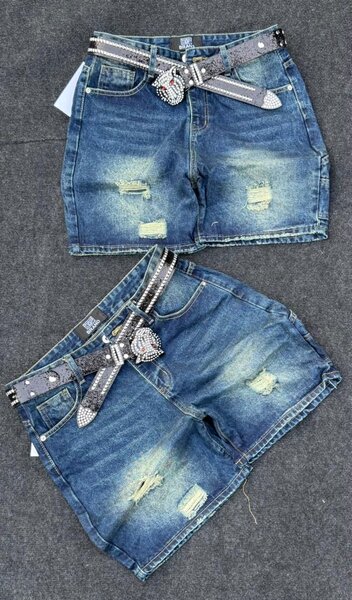 Shorts en jean déchiré
