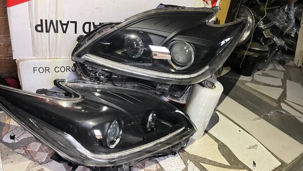 Toyota Prius 2015 headlight led type