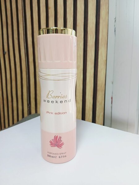 Berries Weekend Pink Spray