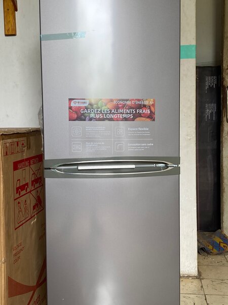 Réfrigérateur combiné avec congélateur